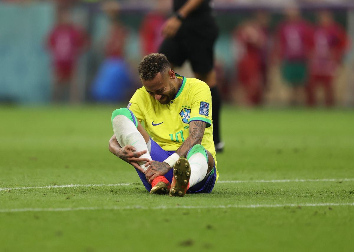 Brazilia e în alertă: Neymar, în lacrimi pe bancă! A părăsit terenul și a acuzat dureri, după ce a fost „vânat” de sârbi + prima reacție a doctorului