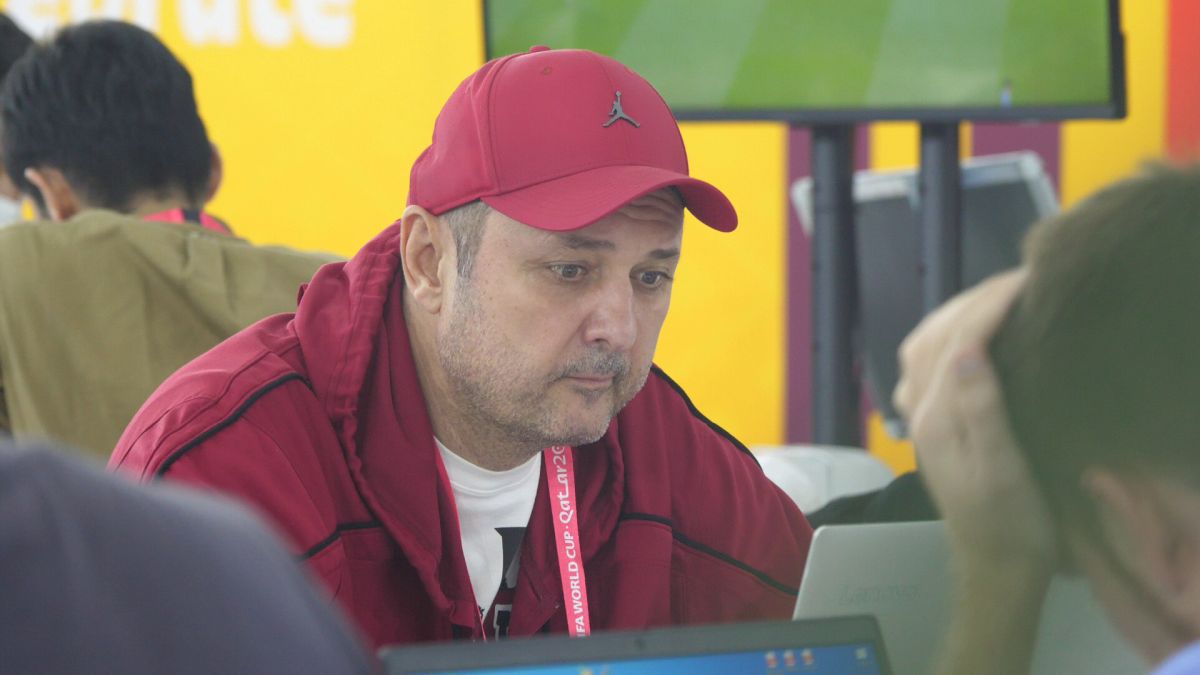 Ce l-a impresionat și ce l-a șocat la Mondial pe Emil Hossu-Longin: „Merită toți banii!” » Reportaj GSP pe stadion, la postul lui de comentator TVR