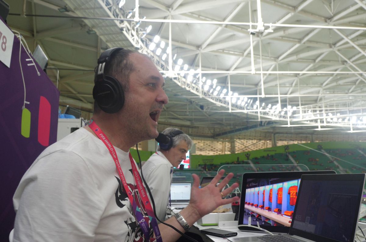 Ce l-a impresionat și ce l-a șocat la Mondial pe Emil Hossu-Longin: „Merită toți banii!” » Reportaj GSP pe stadion, la postul lui de comentator TVR