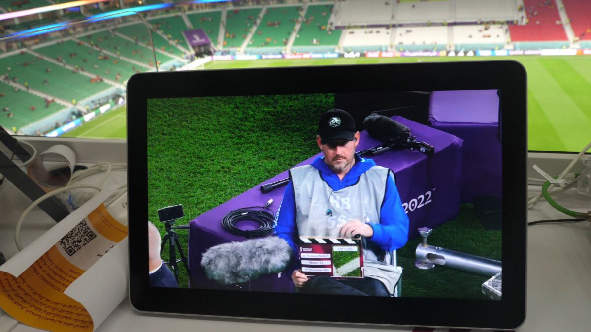 Ce l-a impresionat și ce l-a șocat la Mondial pe Emil Hossu-Longin: „Merită toți banii!” » Reportaj GSP pe stadion, la postul lui de comentator TVR