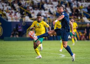 Cristiano Ronaldo s-a distrat cu echipa lui Burcă și Tănase » Două goluri fabuloase: șut din unghi imposibil + lob de senzație