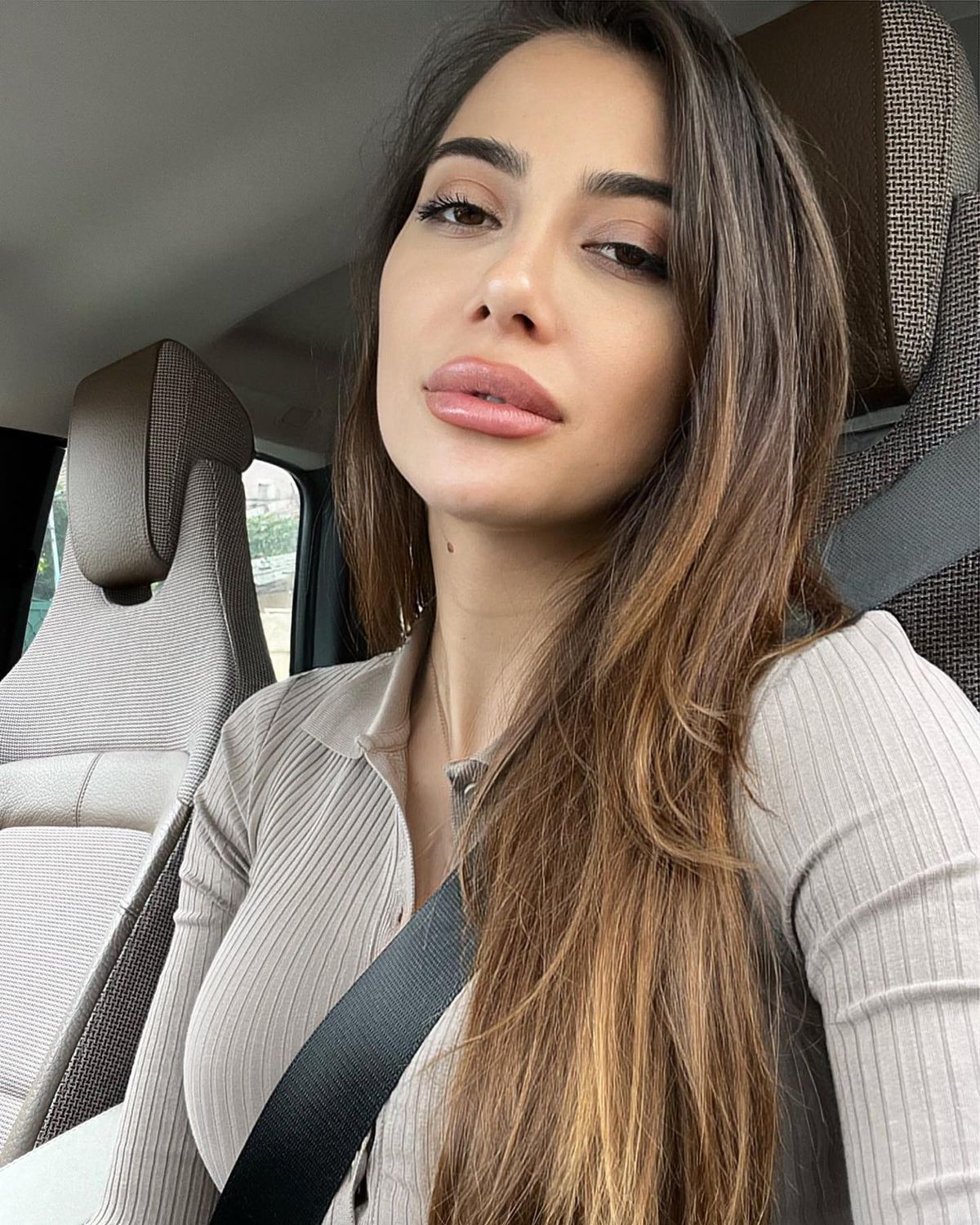 FOTO Romario Benzar, implant de păr și imagini cu Bianca, soția lui