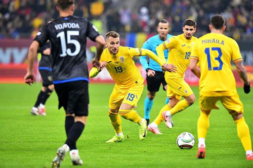 Denis Drăguș, cu numărul 19 // foto: Cristi Preda (GSP)