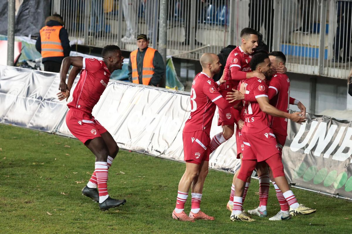 Dinamo s-a impus la limită în deplasare cu Petrolul și a urcat pe locul 3! Clasamentul ACUM