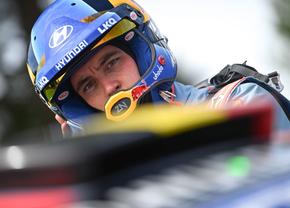 Thierry Neuville a devenit, în premieră, campion mondial la raliuri » Accidentul colegului său de la Hyundai a fost decisiv