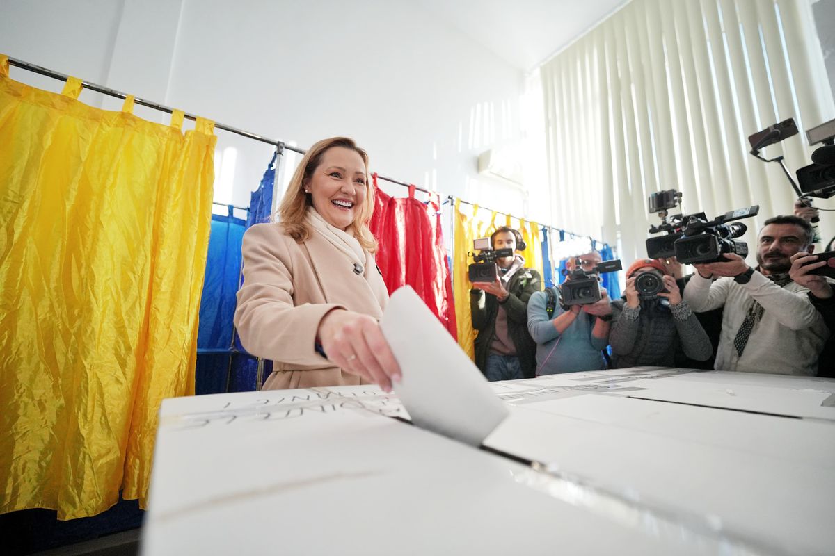 A venit decizia CCR! Rezultate finale ale turului 1 de la alegerile prezidențiale 2024: Călin Georgescu și Elena Lasconi se vor duela în turul doi al alegerilor!