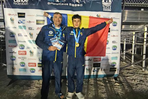 Micuța delegație a României de Stand-Up Paddling, alcătuită din numai 8 sportivi (inclusiv cei doi antrenori, care au concurat și ei în probele de 40+) a impresionat la Campionatele Mondiale desfășurate în SUA, la Sarasota (Florida).