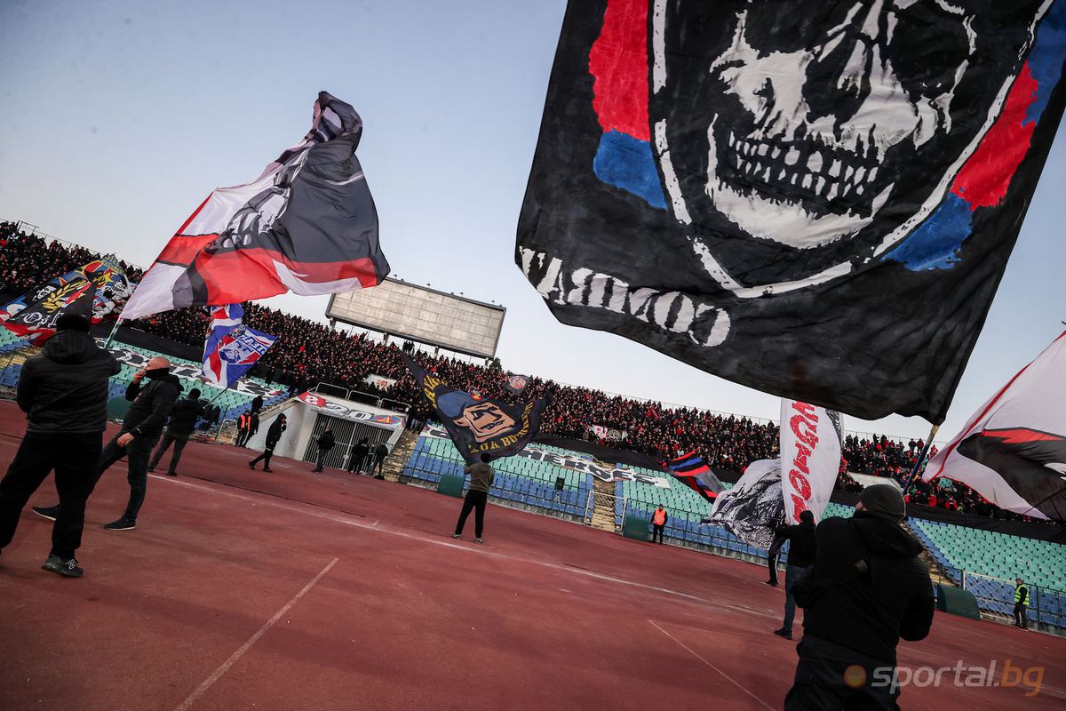 Peluza Sud a votat intensiv cu Elena Lasconi, dar în capitala Bulgariei! Cum s-a ajuns la așa ceva