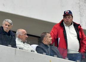 „Joacă mai bine fără el, nu mă mai încântă!” » Înainte de Botoșani, legenda lui Dinamo a „scuturat” o vedetă și și-a ales noul favorit