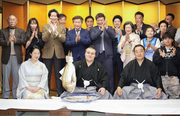 A fugit de războiul din Ucraina și a reușit imposibilul în sportul sacru al Japoniei » L-a învins pe legendarul Hoshoryu, imaginile sunt de Hollywood