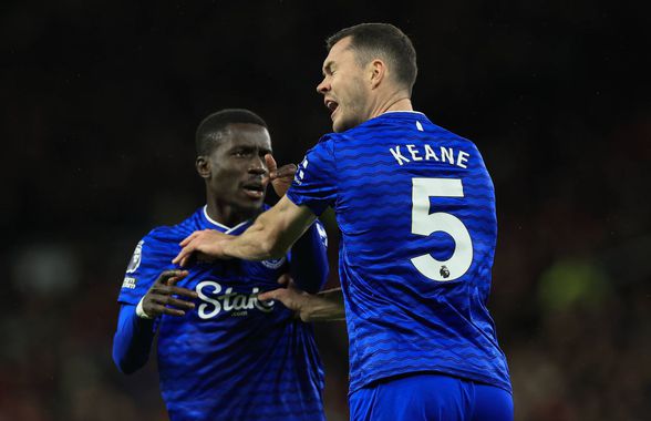 Scene șocante în eșecul lui Manchester United cu Everton » Cartonaș roșu pentru o palmă dată propriului coechipier!