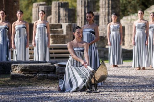 Aprinderea torței olimpice în vechea Olympie pentru Jocurile de iarnă din 2026 Foto: Imago Images