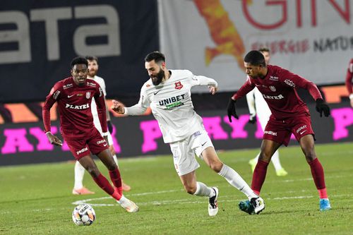 Vahid Selimovic (centru) // FOTO: Imago Images