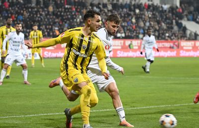 FC Botoșani - Dinamo s-a terminat cu un rezultat care convine Rapidului! Karamoko și Perica l-au „înnebunit” pe Kopic » Clasament în Superliga