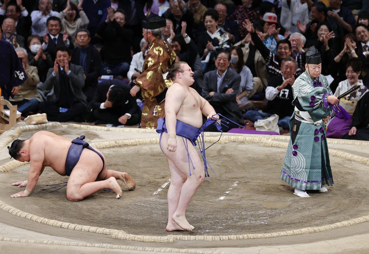 A fugit de războiul din Ucraina și a reușit imposibilul în sportul sacru al Japoniei » L-a învins pe legendarul Hoshoryu, imaginile sunt de Hollywood