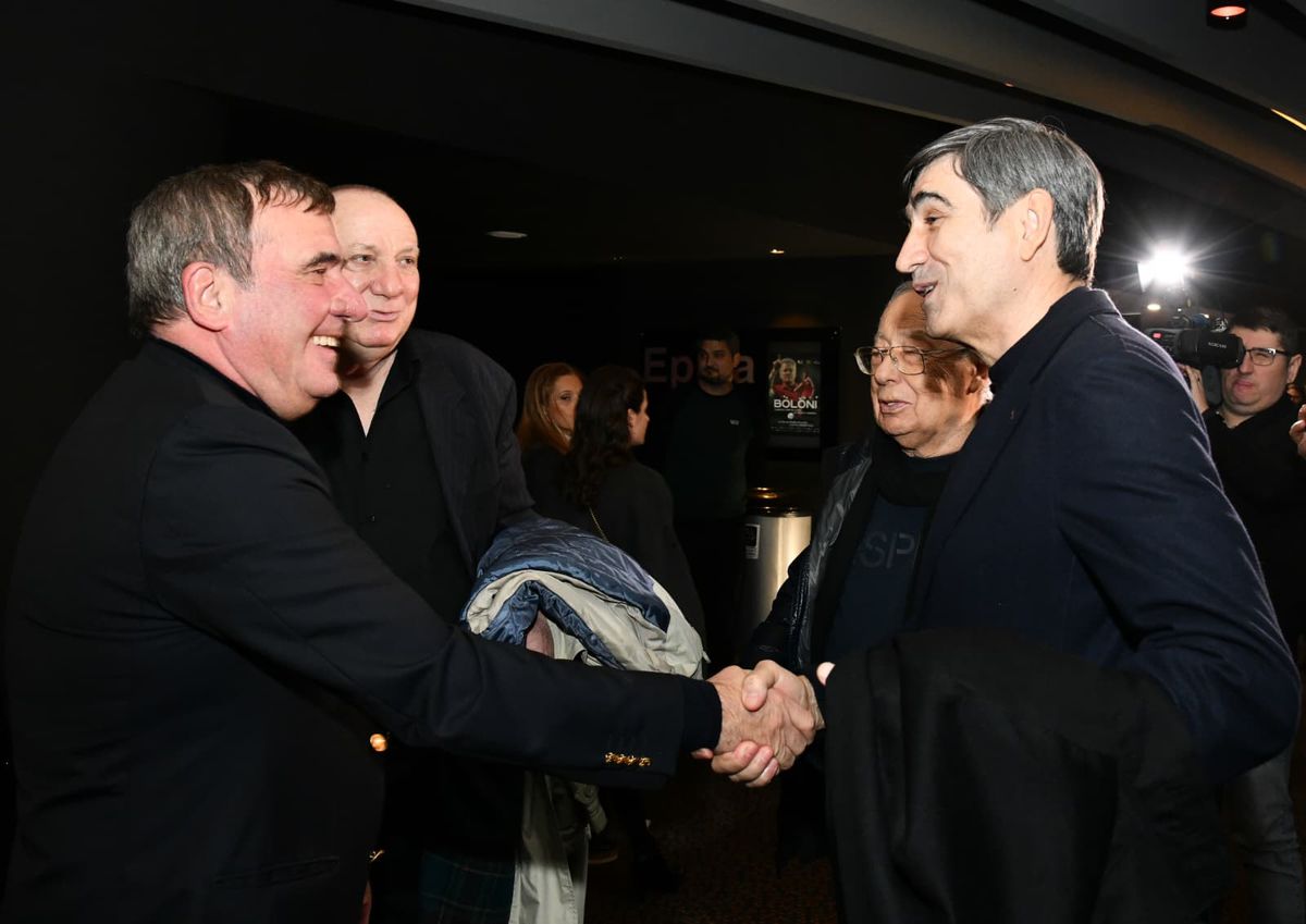 Este femeia din spatele „Fiarei” Marius Lăcătuș de 43 de ani, dar e rar văzută în public » Apariție deosebită: „Trei lucruri nu-mi plac la un bărbat”