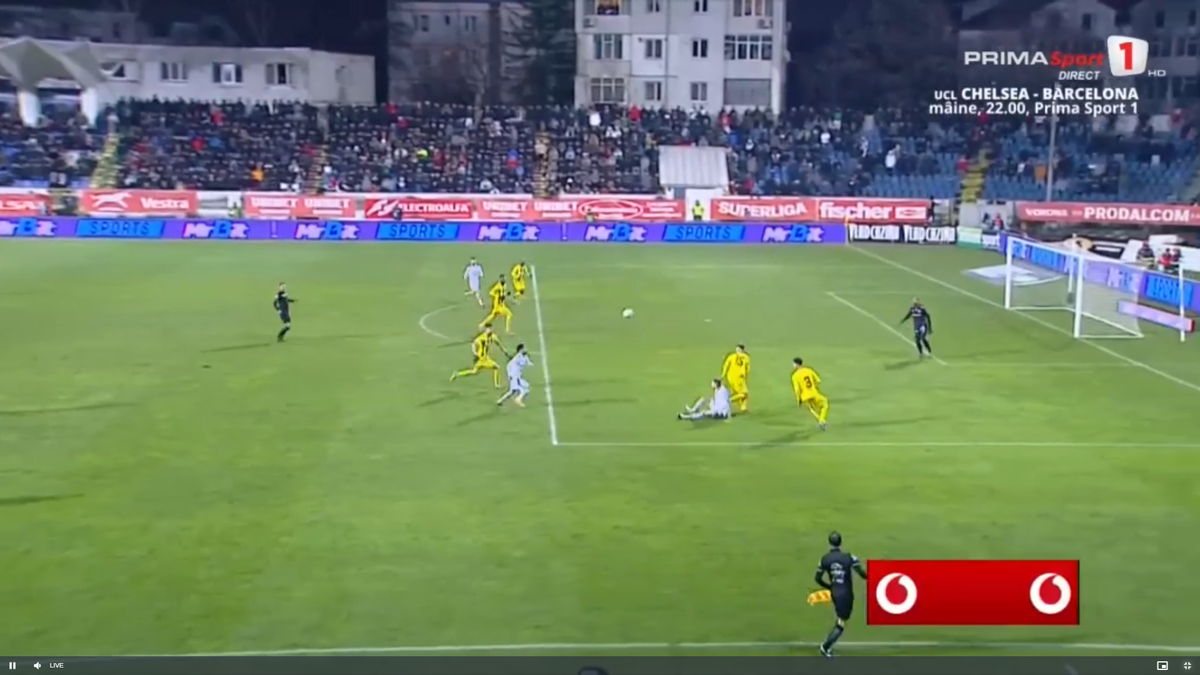 Voleu senzațional în Botoșani - Dinamo » Portarul a sărit degeaba