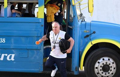 Selecționerul naționalei din Curacao i-a lăsat mască: „Vreau România la Mondial, lăsați-o să câștige!” » Motivul din spatele dorinței lui