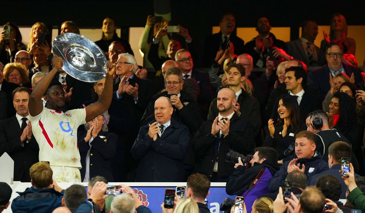 Noul iubit al Emmei Răducanu? Englezii au aflat cine este bărbatul care a ieșit din apartamentul sportivei