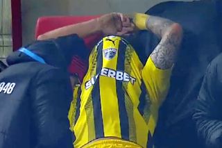 Încă o lovitură pentru Dinamo! S-a accidentat la Botoșani și a urlat de durere