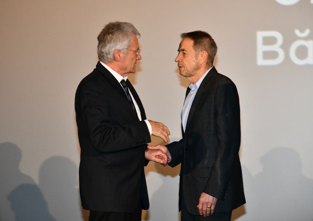 Este femeia din spatele „Fiarei” Marius Lăcătuș de 43 de ani, dar e rar văzută în public » Apariție deosebită: „Trei lucruri nu-mi plac la un bărbat”