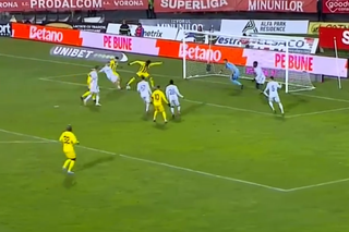 L-a exasperat pe Zeljko Kopic în Botoșani - Dinamo » S-a făcut de râs de două ori în 4 minute