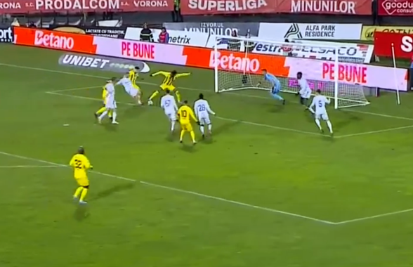 L-a exasperat pe Zeljko Kopic în Botoșani - Dinamo » S-a făcut de râs de două ori în 4 minute