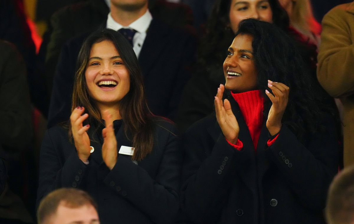 Noul iubit al Emmei Răducanu? Englezii au aflat cine este bărbatul care a ieșit din apartamentul sportivei