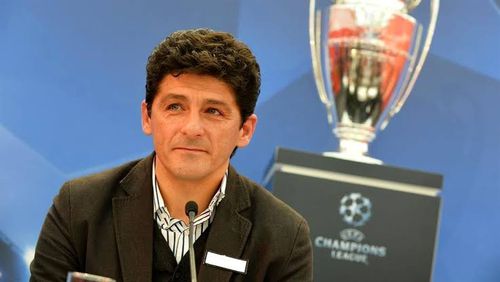 Miodrag Belodedici este primul fotbalist din lume ce a câștigat două Cupe ale Campionilor Europeni cu două echipe diferite