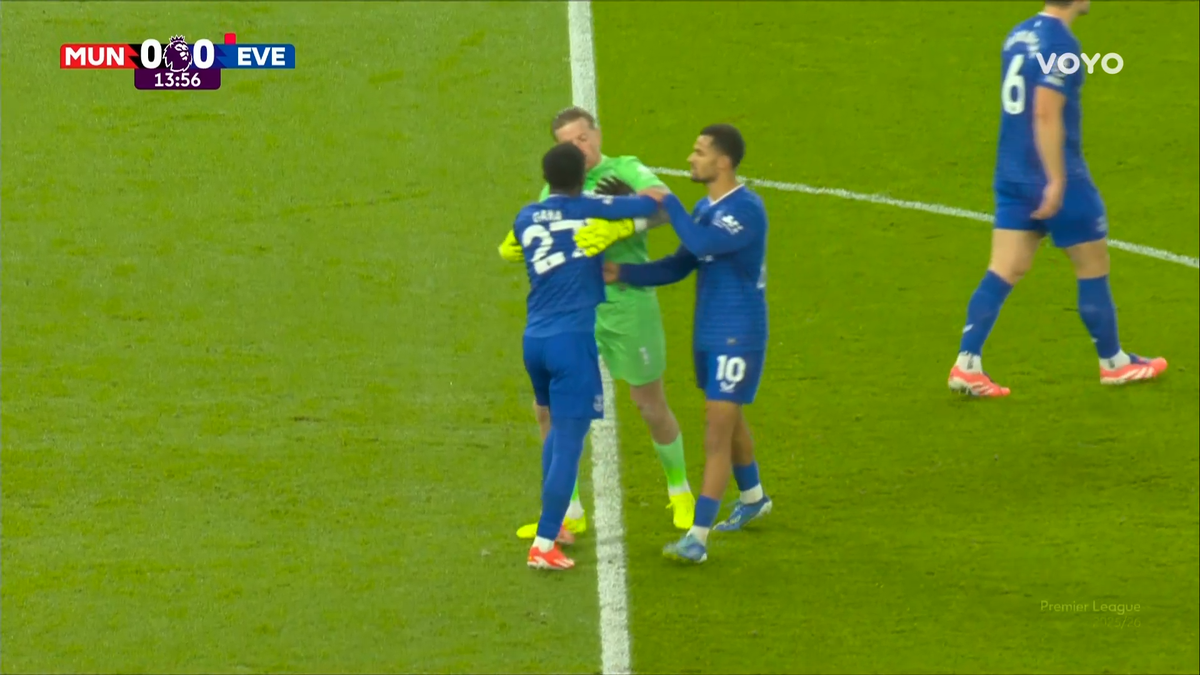 Scene șocante în eșecul lui Manchester United cu Everton » Cartonaș roșu pentru o palmă dată propriului coechipier!