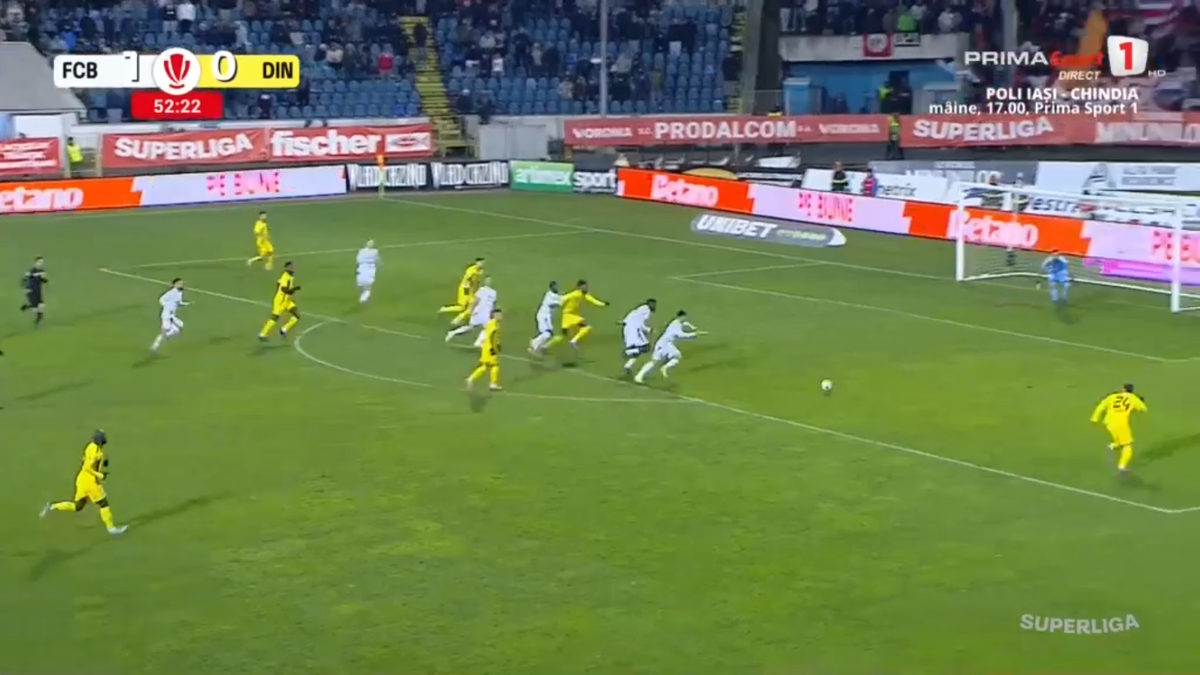 L-a exasperat pe Zeljko Kopic în Botoșani - Dinamo » S-a făcut de râs de două ori în 4 minute