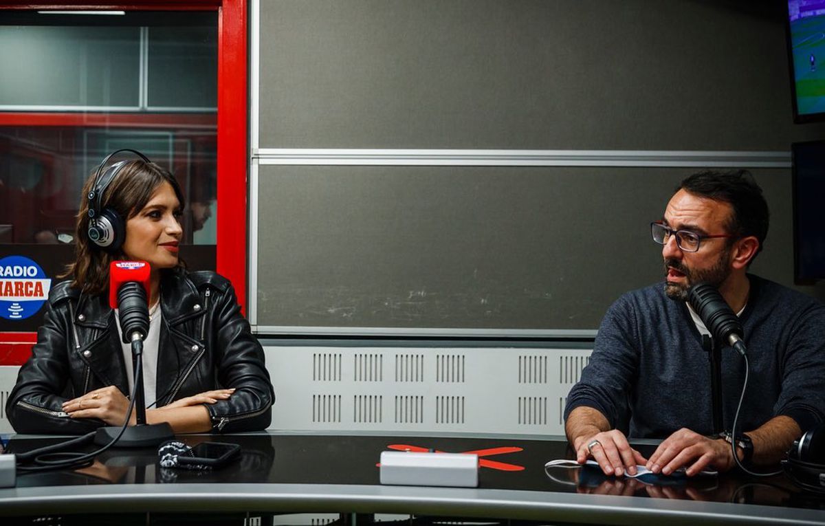 FOTO Unul dintre cele mai îndrăgite cupluri, în pragul despărțirii?! Presa anunță că stau în case diferite