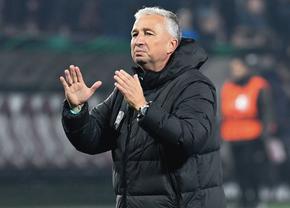 Un dublu campion cu Manchester City e sigur în privința lui Dan Petrescu: „Poate face față liniștit în Premier League”