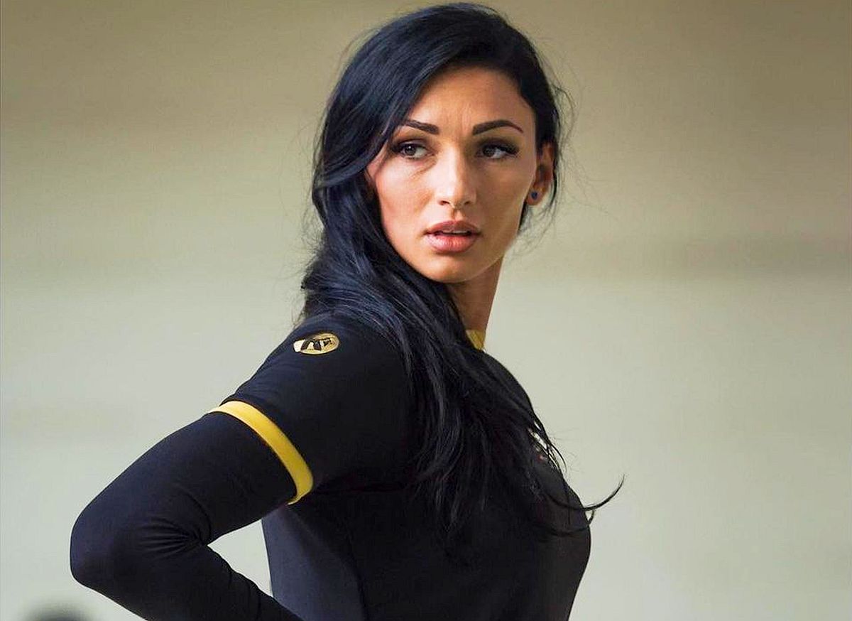 Ce a remarcat cea mai sexy antrenoare din România la jucătoarele ei: „Nu vin machiate, rujate, se grăbesc să ajungă acasă să strângă fânul”