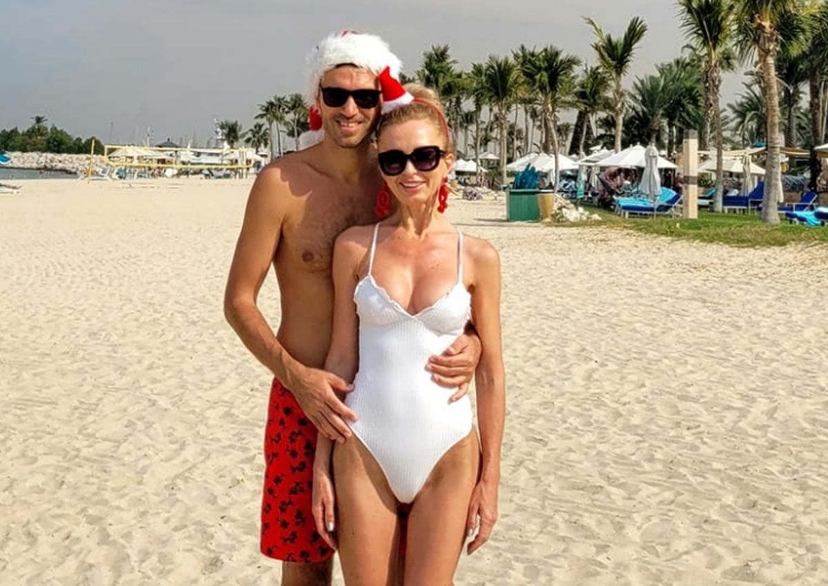 Dubai, Dubai, viața ca-n Rai » Soția lui Ovidiu Hațegan a întors toate privirile pe plajă