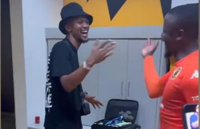 Ngezana, primit ca un star la revenirea în Africa de Sud » Imagini tari „scăpate” pe internet: „Frate!”