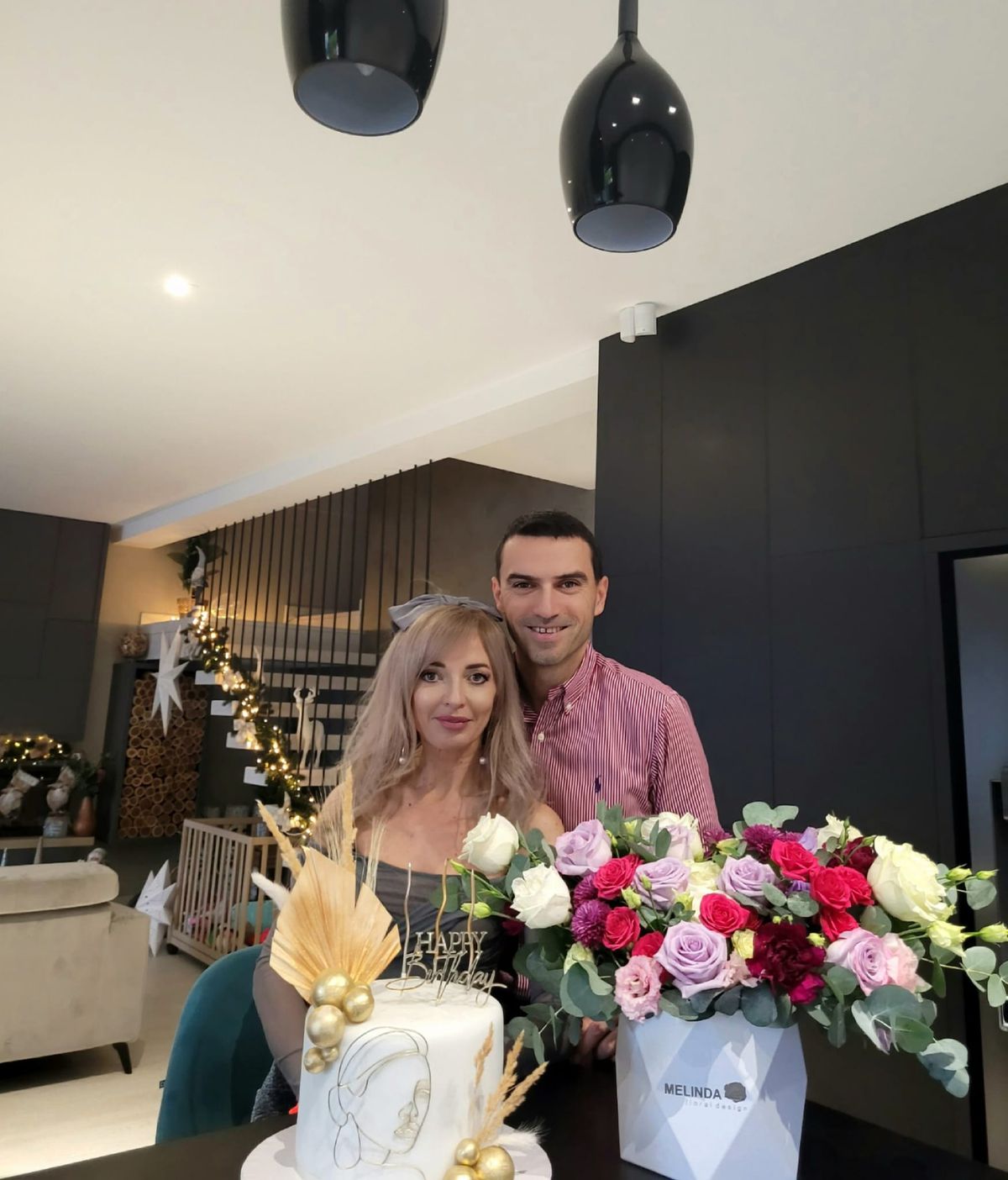 Dubai, Dubai, viața ca-n Rai » Soția lui Ovidiu Hațegan a întors toate privirile pe plajă