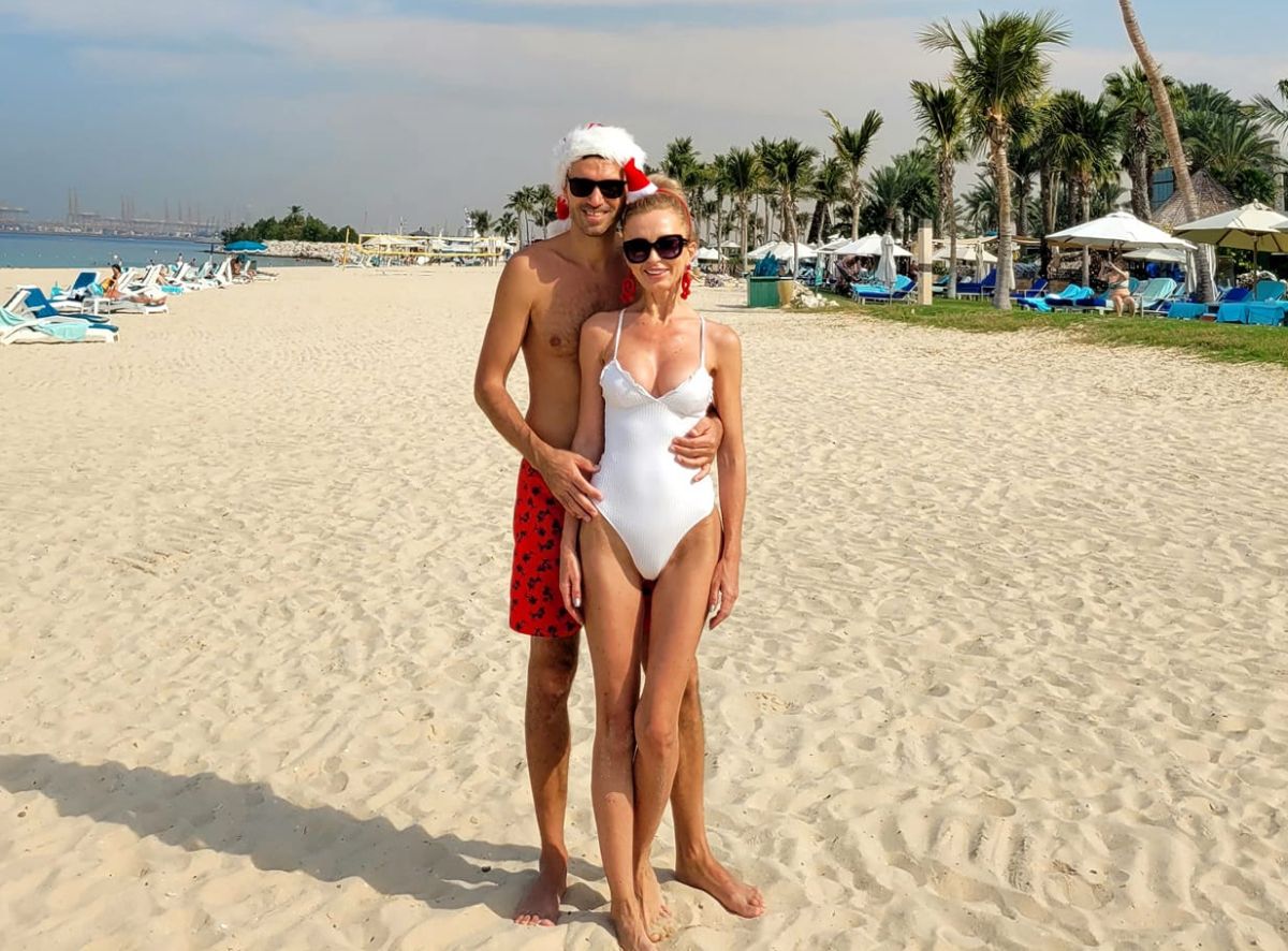 Dubai, Dubai, viața ca-n Rai » Soția lui Ovidiu Hațegan a întors toate privirile pe plajă