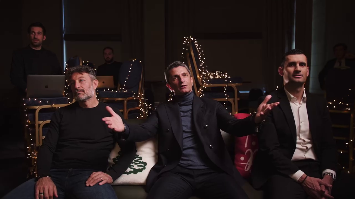 Imagini memorabile cu „dirijorul” Răzvan Lucescu: „Adu-i pe toți aici!” » Antrenorul lui PAOK e actor principal într-o filmare inedită