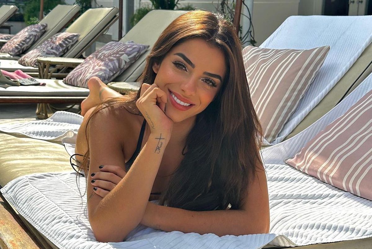 Cea mai populară jucătoare de volei de pe Instagram a pozat în Playboy » Are o soră geamănă, iar Neymar le-a invitat la el acasă