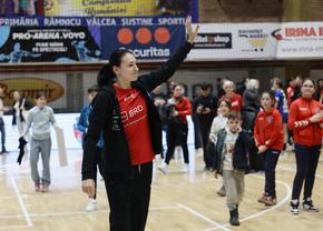Cristina Neagu și o primă despărțire simbolică în anul retragerii: „Mereu când o să vorbesc despre Vâlcea și despre fanii vâlceni, o să-i țin aici, în sufletul meu”