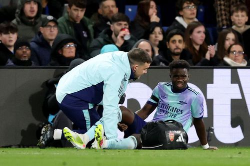 Bukayo Saka este evaluat de medicul lui Arsenal / Foto: GettyImages