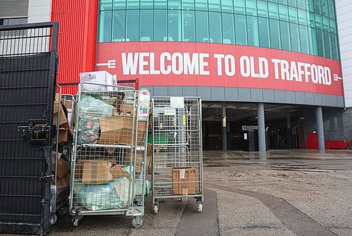 Old Trafford, paradisul șoarecilor