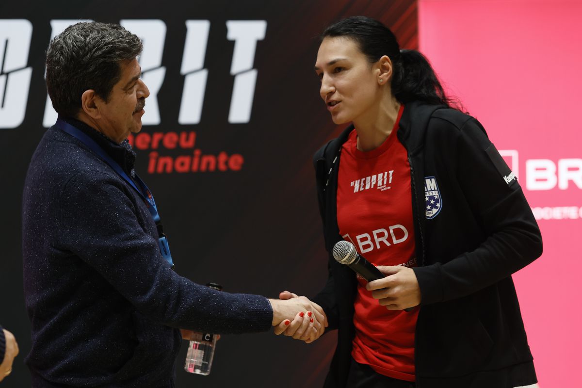 Cristina Neagu și o primă despărțire simbolică în anul retragerii: „Mereu când o să vorbesc despre Vâlcea și despre fanii vâlceni, o să-i țin aici, în sufletul meu”