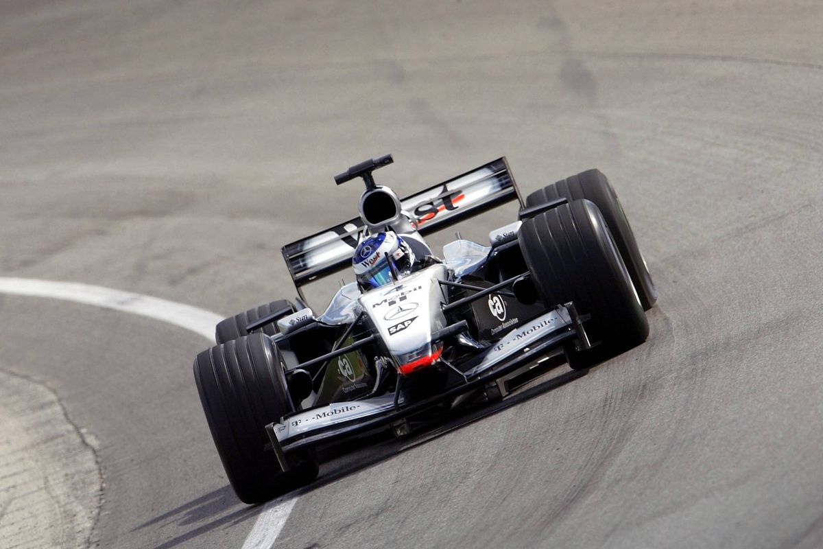 Monopostul condus de Raikkonen și Coulthard, scos la licitație pentru o sumă colosală