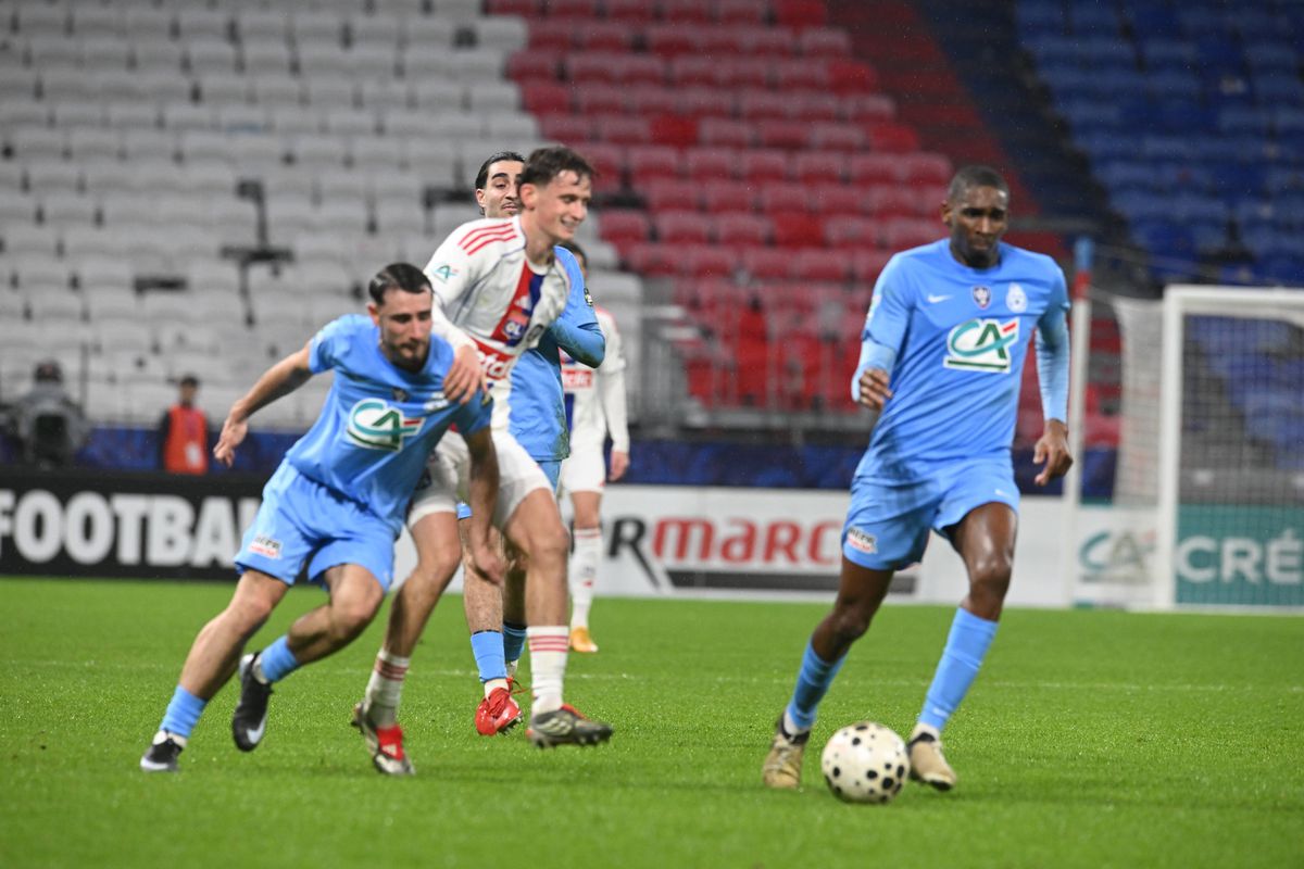 Cadou incredibil de Crăciun făcut de Lyon echipei amatoare pe care a eliminat-o din Cupa Franței