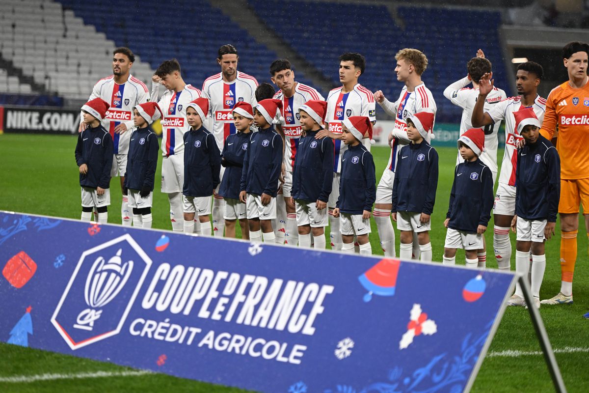Cadou incredibil de Crăciun făcut de Lyon echipei amatoare pe care a eliminat-o din Cupa Franței