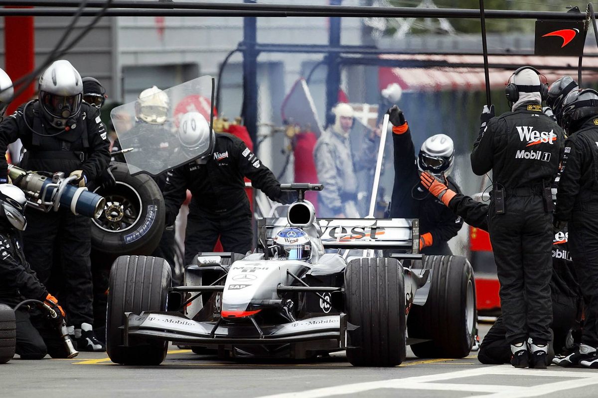 Monopostul condus de Raikkonen și Coulthard, scos la licitație pentru o sumă colosală