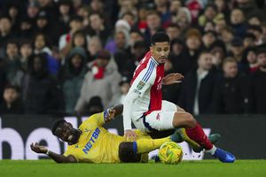 Liverpool s-a înțeles cu un fundaș central din Premier League » Acord de principiu pentru transfer