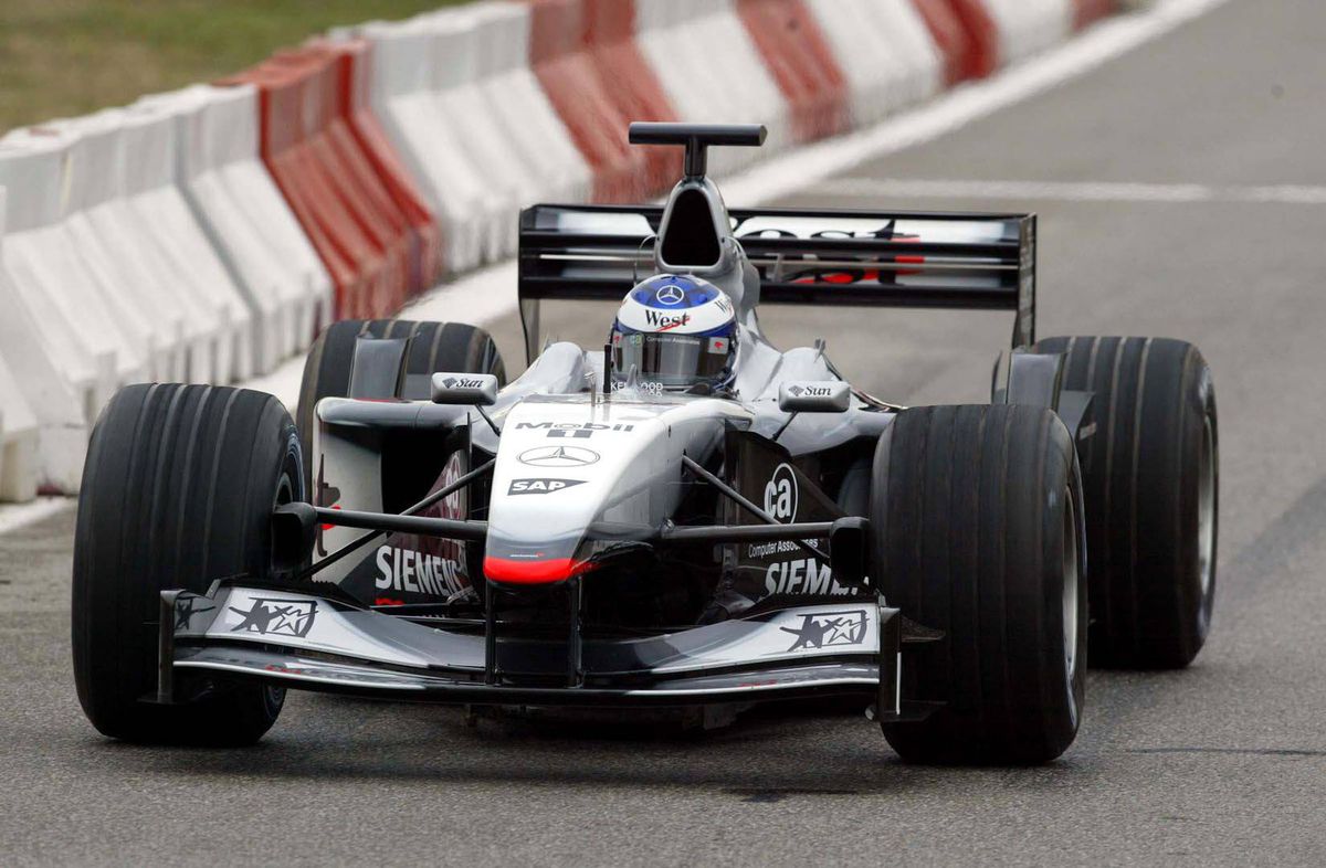 Monopostul condus de Raikkonen și Coulthard, scos la licitație pentru o sumă colosală